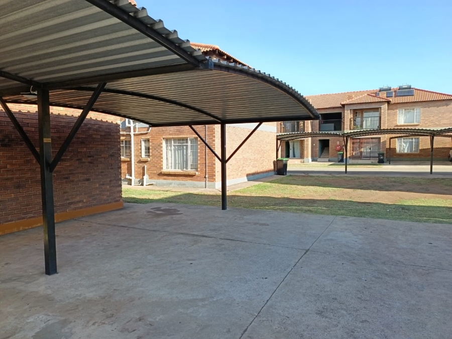 2 Bedroom Property for Sale in Waterval East North West